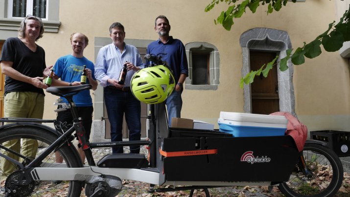 Livraison de bières pour dégustation par Galio, en vélo cargo